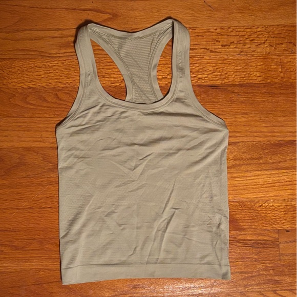 Lululemon Swiftly Tech Racerback Tank - Picture 2 of 3